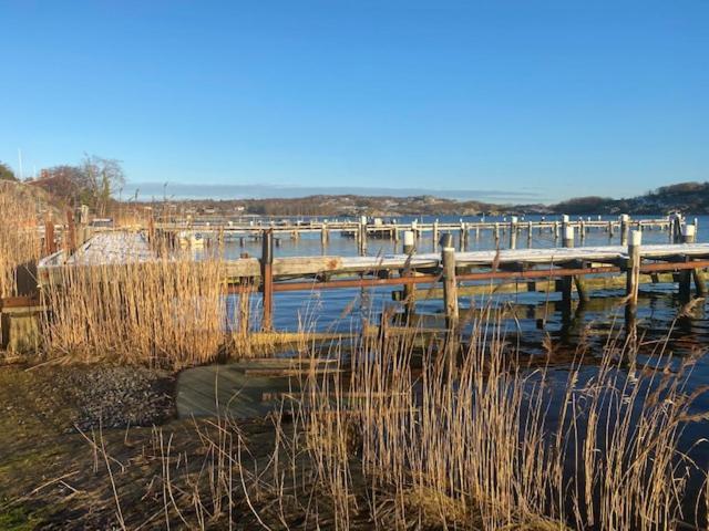 Mycket Trevlig Stuga Pa Braennoe Med Havsutsikt Branno Bagian luar foto